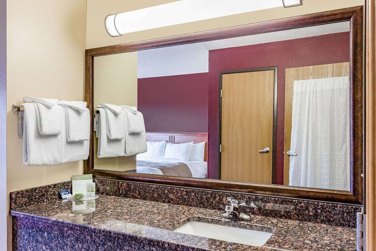 Americinn By Wyndham Duluth South Black Woods Event Center Proctor Екстериор снимка