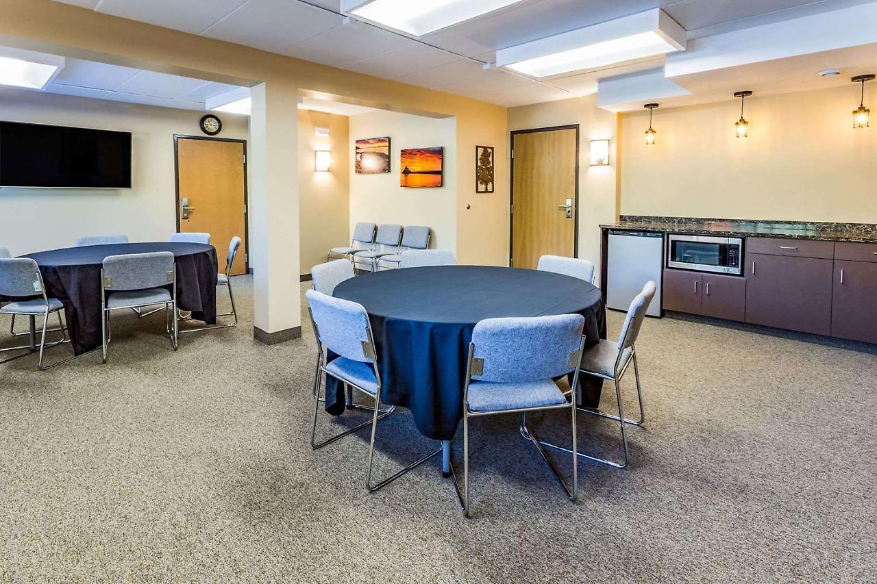 Americinn By Wyndham Duluth South Black Woods Event Center Proctor Екстериор снимка