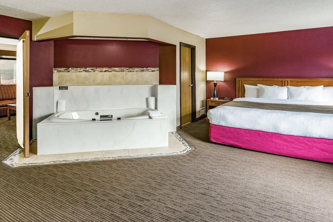 Americinn By Wyndham Duluth South Black Woods Event Center Proctor Екстериор снимка